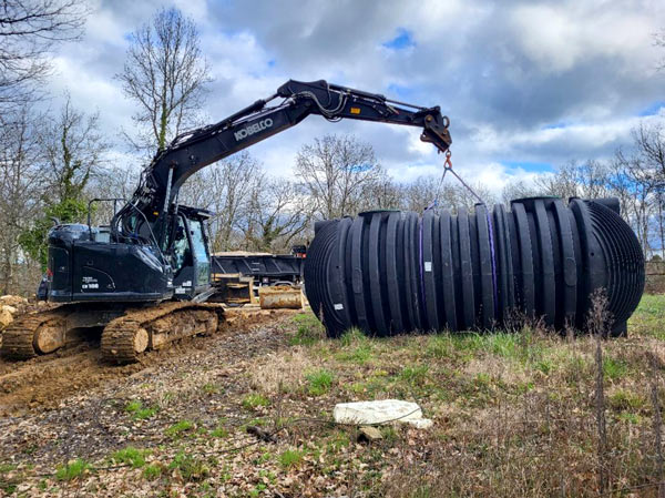 Système de récupération d’eau de pluie cuve de 22m3 installé par TCTP pour optimiser la gestion des ressources en Dordogne.