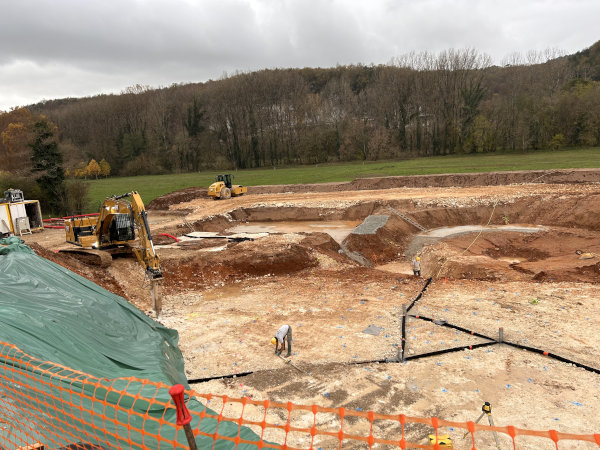 terrassement d'une station d'épuration aux Eyzies à côté de Sarlat