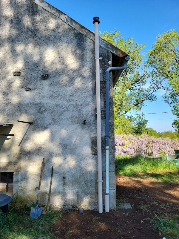 Ventilation secondaire d'une fosse toutes eaux