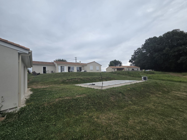 Vue d'ensemble d'un chantier de l'entreprise TCTP avant le début des travaux