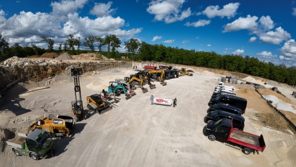 photo du parc matériel au dépôt à azerat en 2025