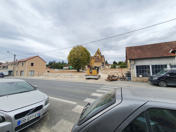TCTP-24-BUREAU-DE-TABAC-FOSSEMAGNE-24210-TRAVAUX-AMÉNAGEMENT-PAYSAGER-BLOCS-ENROCHEMENT-LIMEYRAT